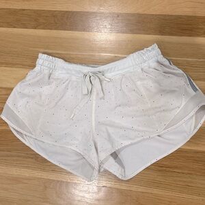 Lululemon 2.5” Hotty Hot Shorts